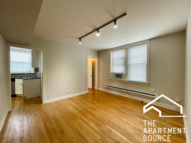 2315 N Rockwell St unit 2, Chicago, IL 60647 - photo 2