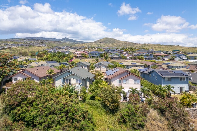 Single family homes in Makakilo are generally lower priced that in Honolulu.