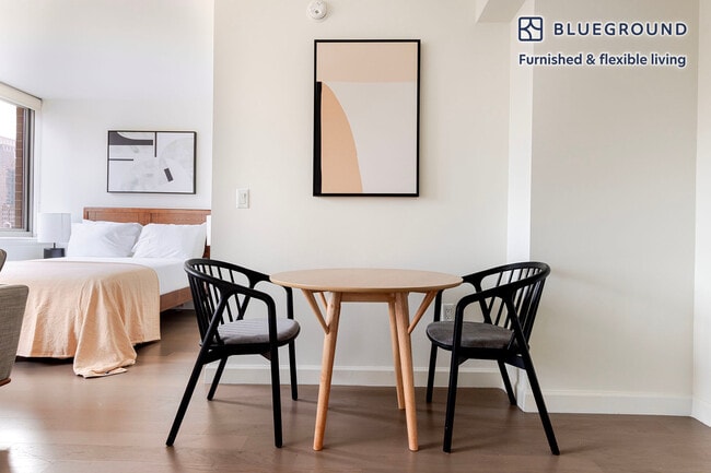 561 10th Ave unit FL12-ID2085, New York, NY 10036 - photo 4