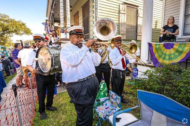 Catch a jazz band performing around the Krewe of Endymion Mardi Gras parade.