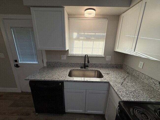 133 W Terrace Ct, Sparta, MO 65753 - photo 5