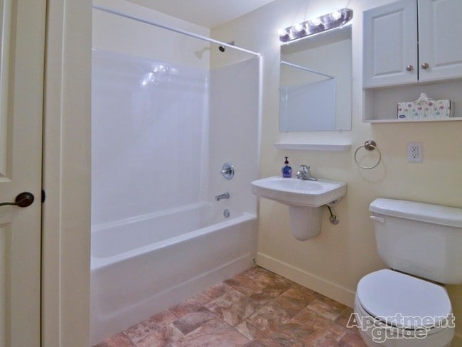 The Spinney at Van Dyke, Delmar, NY 12054 - photo 5