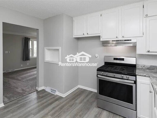 2418 Boston Ave, Des Moines, IA 50310 - photo 6