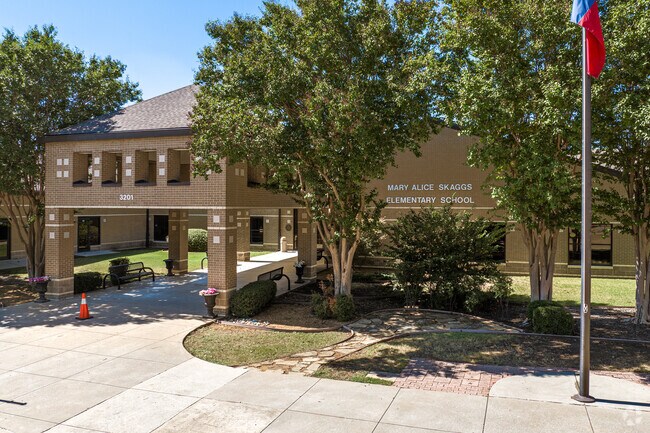Enroll your child at Skaggs Elementary in Plano for quality education.