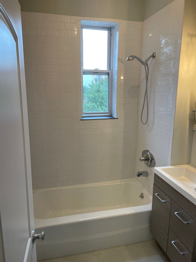 Venice Court, Ridgefield Park, NJ 07660 - photo 7