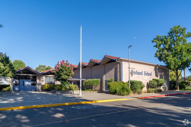 Orchard Elementary School located in the Vacaville neighborhood in Bucktown.