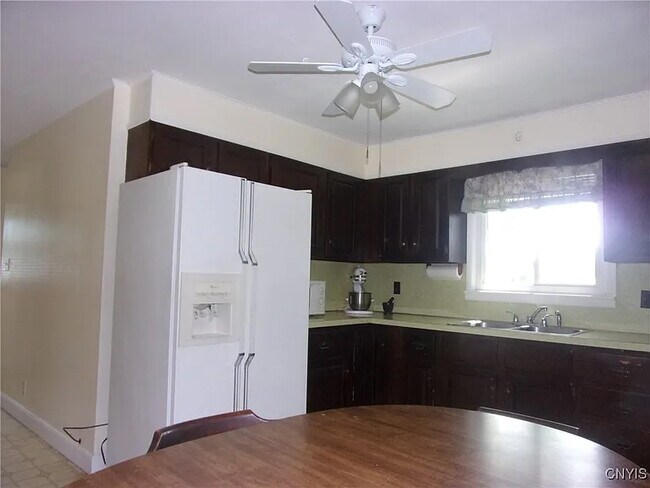 223 W Molloy Rd, Syracuse, NY 13211 - photo 6