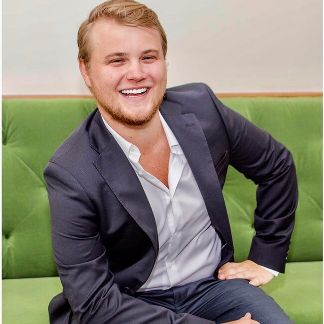 Agent Photo