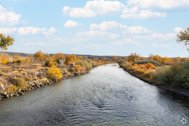 Arkansas River flows past the dam near Blende for scenic views.