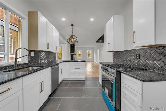 1502 Virginia Park St unit B, Detroit, MI 48206 - photo 6