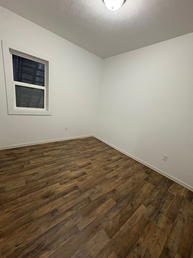 618 Dennis St unit 1, Adrian, MI 49221 - photo 7