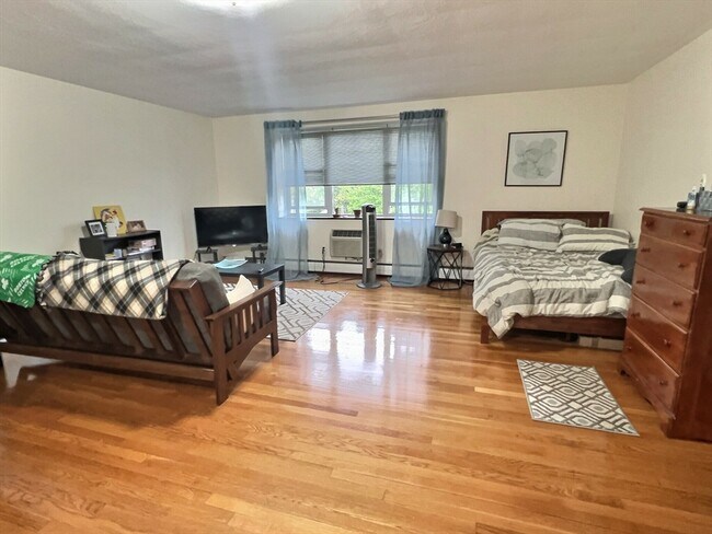 *Pictures are representative samples of the advertised unit. In some cases, the actual units you to