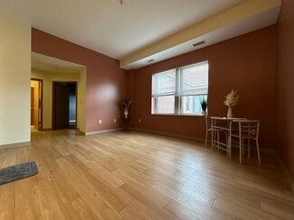 110 18th St E, Minneapolis, MN 55403