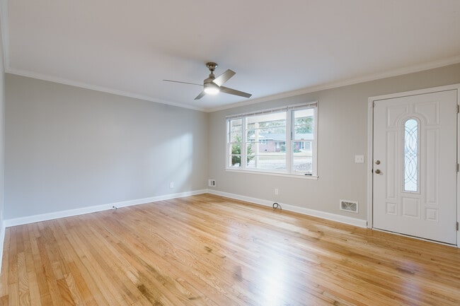 5 W Gantt Cir, Piedmont, SC 29673 - photo 2