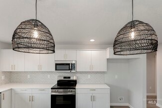 8161 E Red Horse St, Nampa, ID 83687