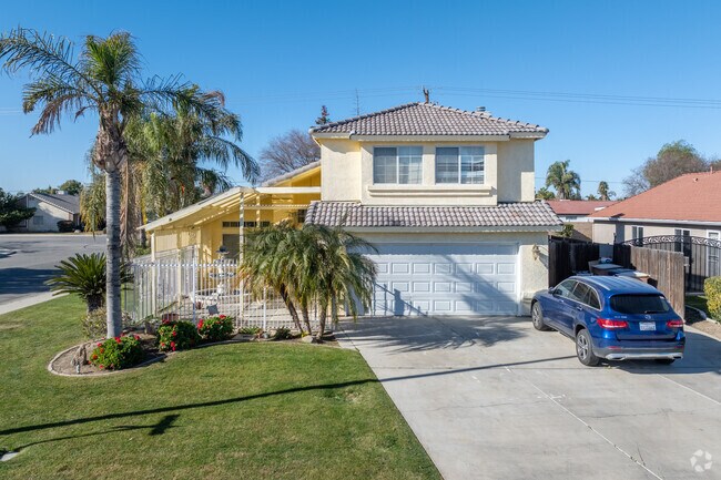 From cozy porches to expansive backyards, Stonegate homes offer various features.