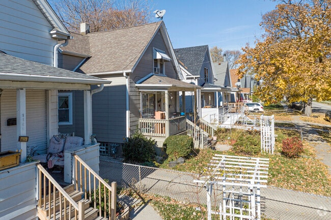 Front porches and neighbors are Lincoln Park Kenosha living when you call it home.