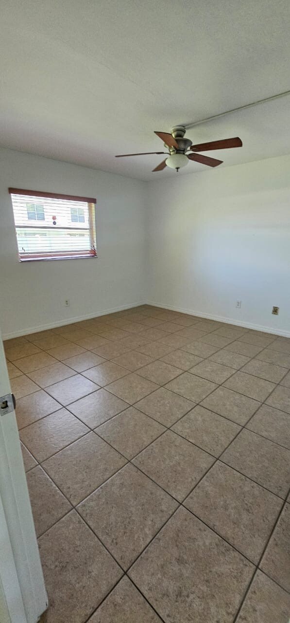 1429 Cape Coral Pkwy W unit 5, Cape Coral, FL 33914 - photo 6