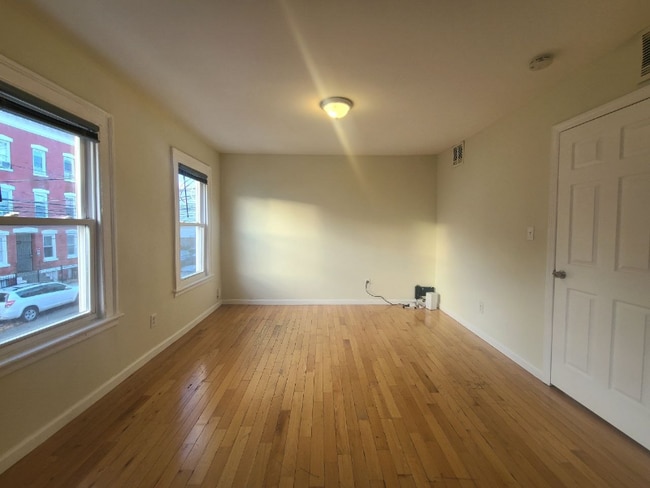 73 Stone St unit 1, Newark, NJ 07104 - photo 2