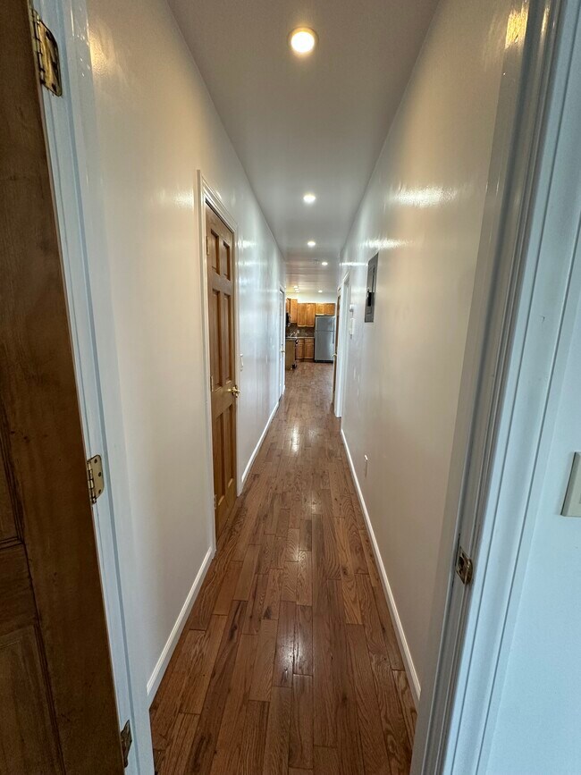 37 Independence St unit 2R, White Plains, NY 10606 - photo 4