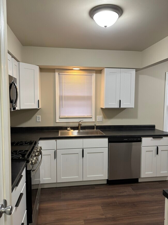 8599 E H Ave, Kalamazoo, MI 49048 - photo 3