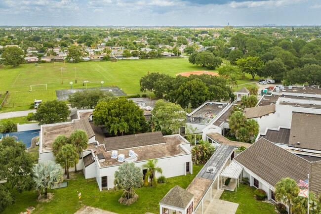 Whispering Pines Exceptional School has a student-teacher ratio of 9 to 1.