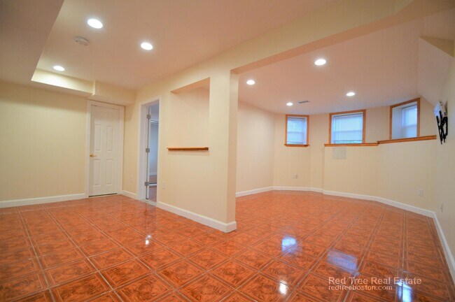 55 Thatcher St, Brookline, MA 02446 - photo 7