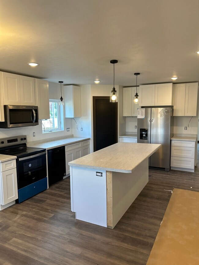 203 Highview Rd, Pulaski, WI 54162