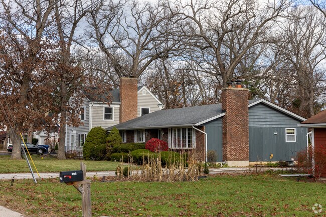 Housing styles in Bonnie Brook range from vintage ranch homes to contemporary craftsman.