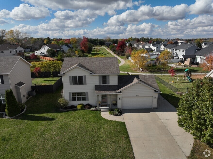 1204 NE Park St, Grimes, IA 50111 - photo 2