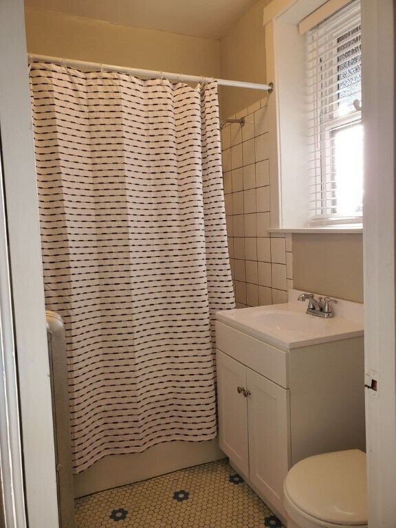 1600 W Granville Ave unit 16-2, Chicago, IL 60660 - photo 7