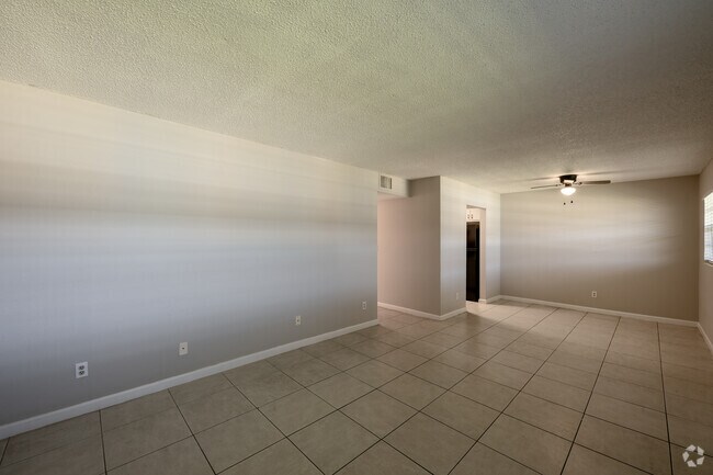The Element at 464, Daytona Beach, FL 32117 - photo 4