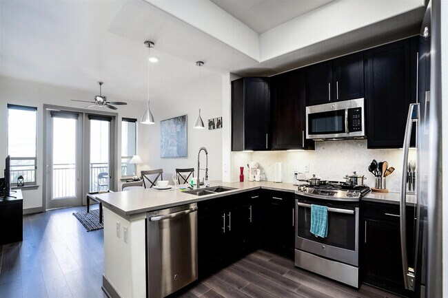 800 Sorella Ct unit ID1359168P, Houston, TX 77024 - photo 5