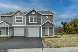 28 Chloe Dr, Myerstown, PA 17067