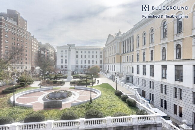 14 Derne St unit FL5-ID829, Boston, MA 02114 - photo 4