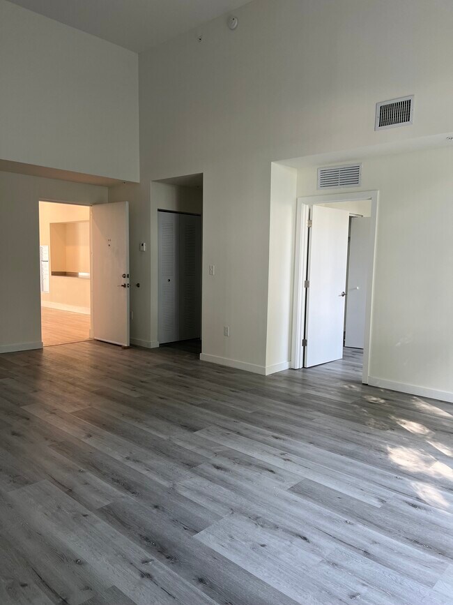 26720 Old Dixie Hwy unit 203, Homestead, FL 33032 - photo 4