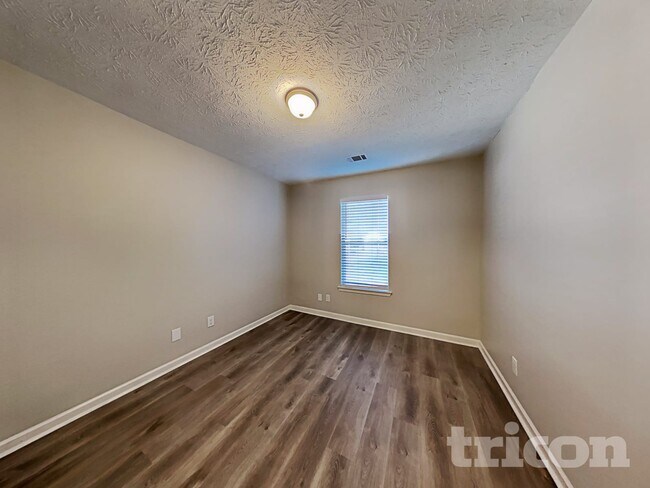 10635 Pine Forest Ln, Jonesboro, GA 30238 - photo 7