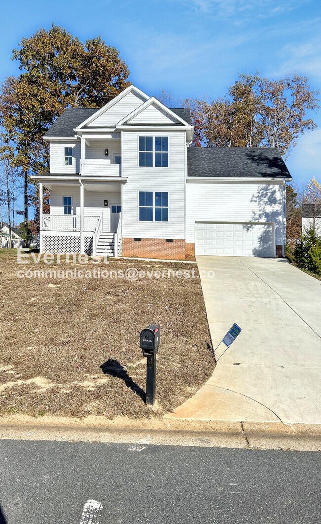 1372 Robins Nest Dr, Asheboro, NC 27203