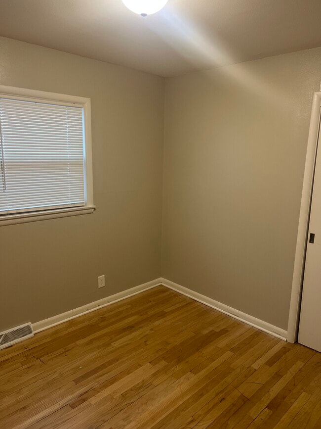 4401 N 38th St, Milwaukee, WI 53209 - photo 6