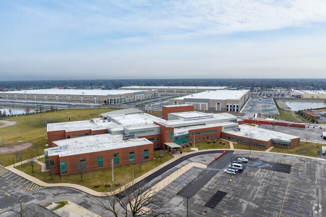 Harper Woods High School is centrally located, making pick ups & drop offs easy.