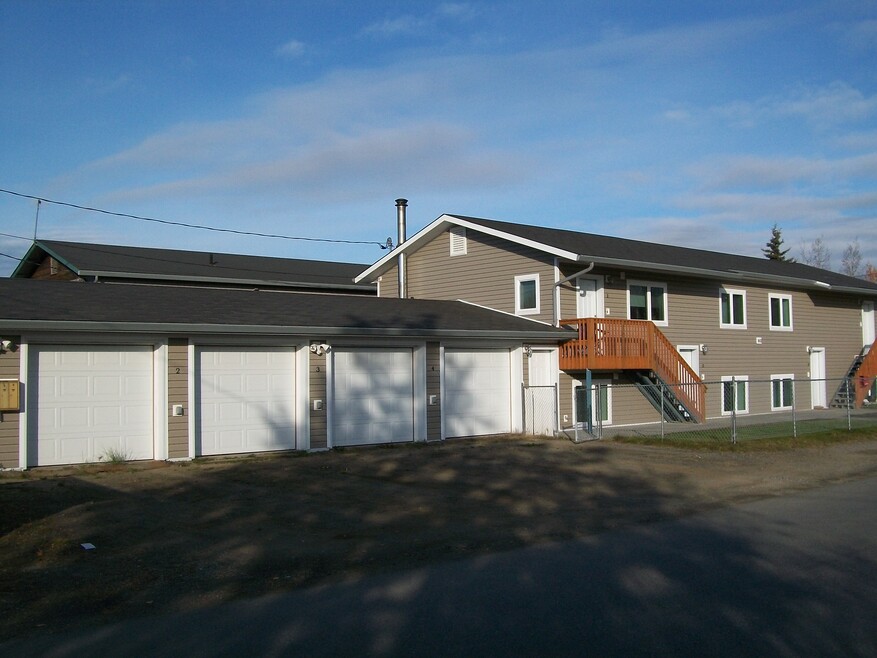 2602 Gillam Way unit 4, Fairbanks, AK 99701 - photo 1