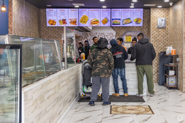 The Golden Grillers is a casual Caribbean restaurant in Springfield Gardens.