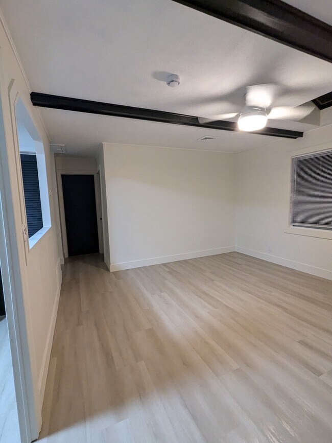 13 Ludlow Rd Unit B, Middletown, RI 02842