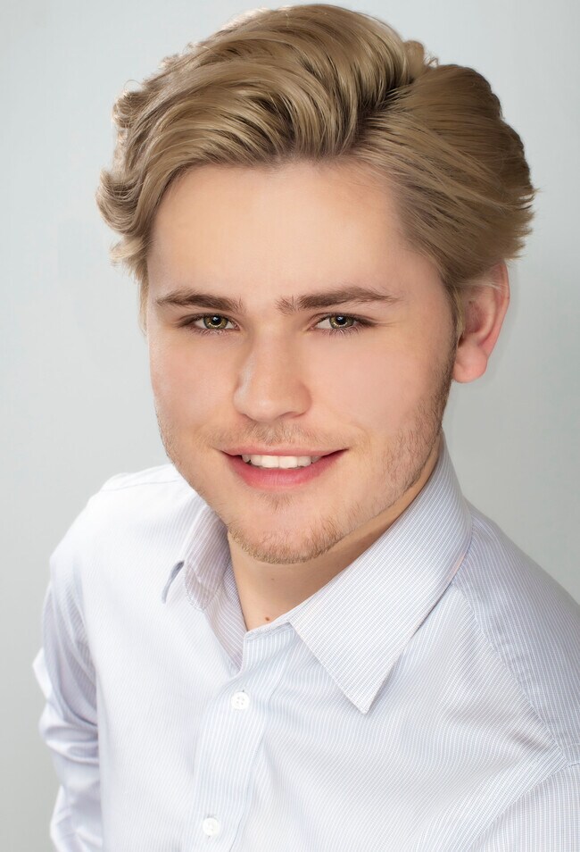 Agent Photo