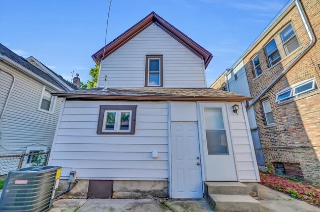 4170 W Cornelia Ave, Chicago, IL 60641 - photo 4