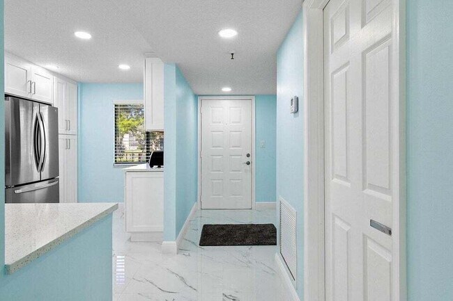 7076 Huntington Ln unit 7076 Huntington Lane, Delray Beach, FL 33446 - photo 3