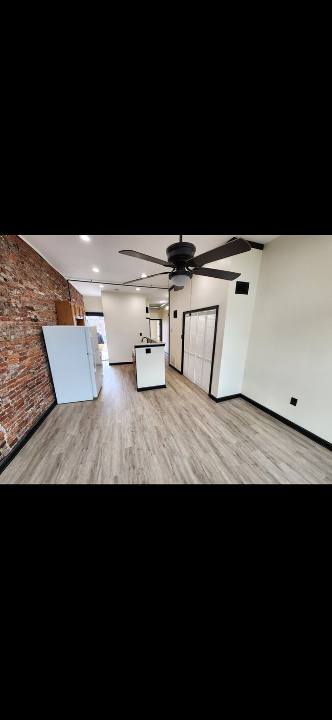 2038 S 4th St unit 2038 2nd floor, Philadelphia, PA 19148 - photo 5