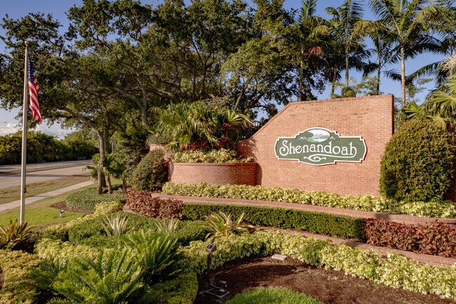 The Shenandoah neighborhood of Davie, FL is adorned with lush landscaping and Oak Trees.