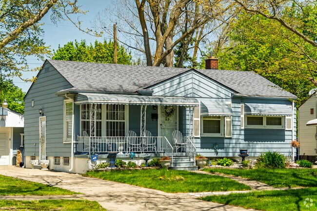 Ranch-style homes with tidy lawns can be found in the Bel-Aire Woods neighborhood.