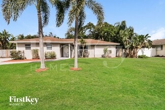 32 W Palm Ave, Greenacres, FL 33467